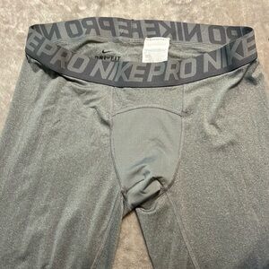 Men’s Nike compression 3/4 leggings L